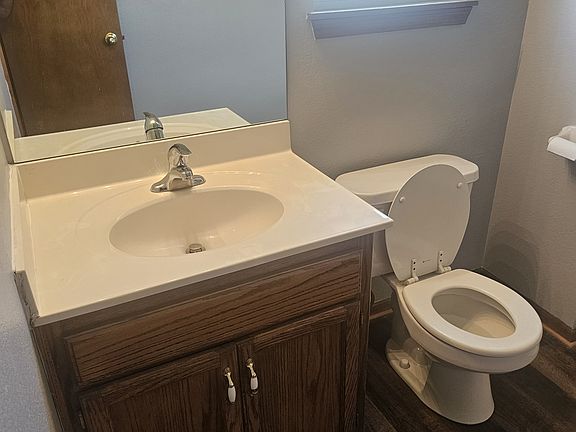 4th image of 106 W Lakeview Rd #A