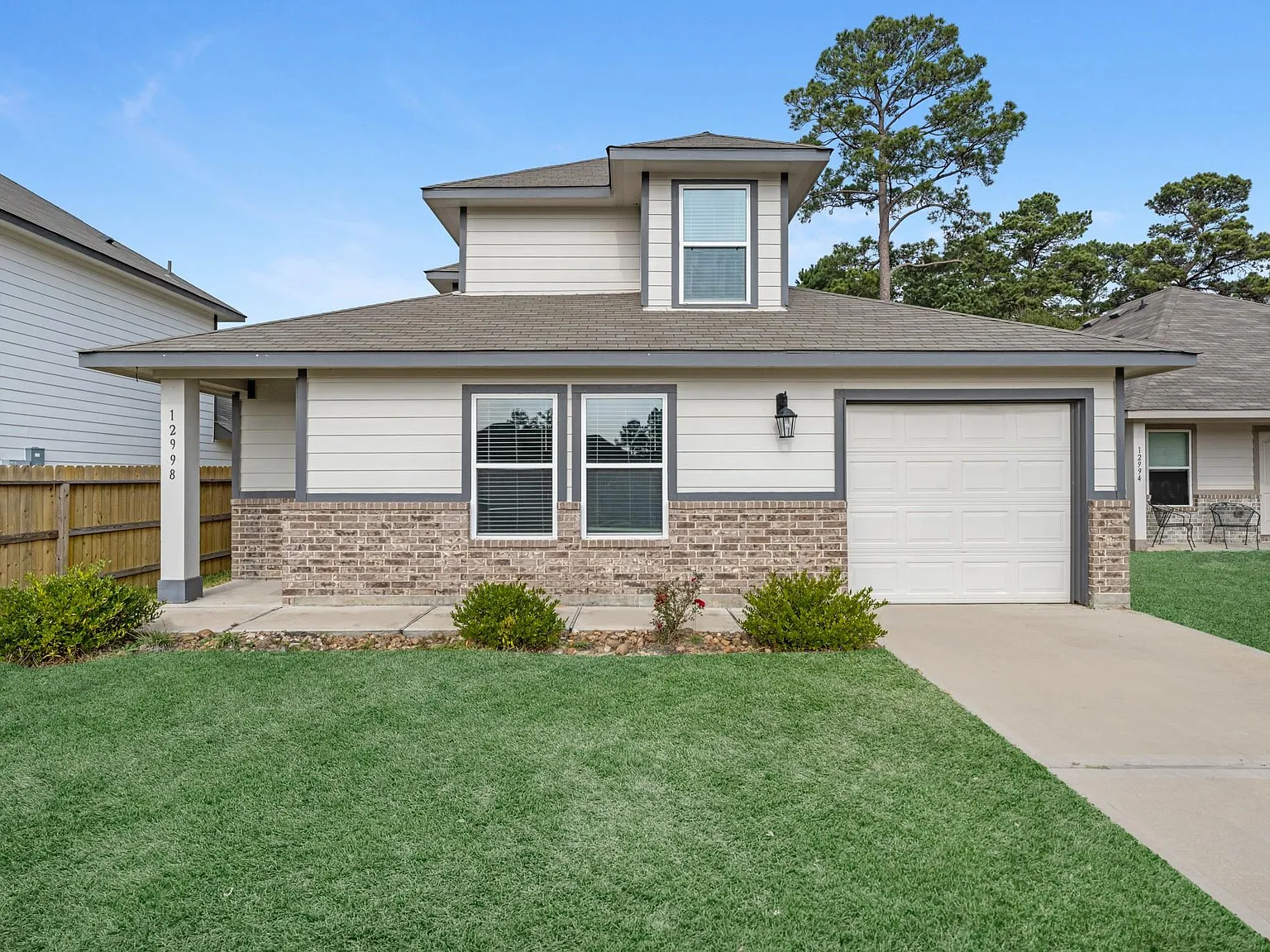 3 bed, 2.0 bath, 1372 sqft, $1,595 — Photo 2