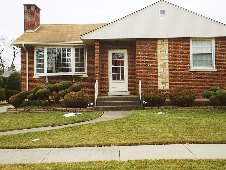 1st image of 10257 Kent St