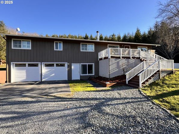 16696 Sunshine Ln, Brookings, OR 97415