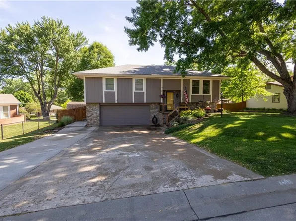 2602 Flintstone Dr, Saint Joseph, MO 64505