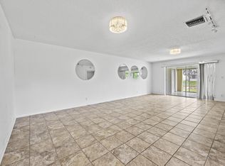 101 Lake Susan Dr, West Palm Beach, FL 33411