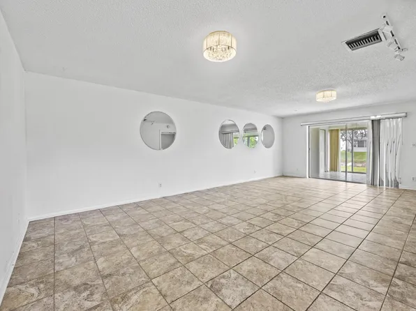 101 Lake Susan Drive, West Palm Beach, FL 33411