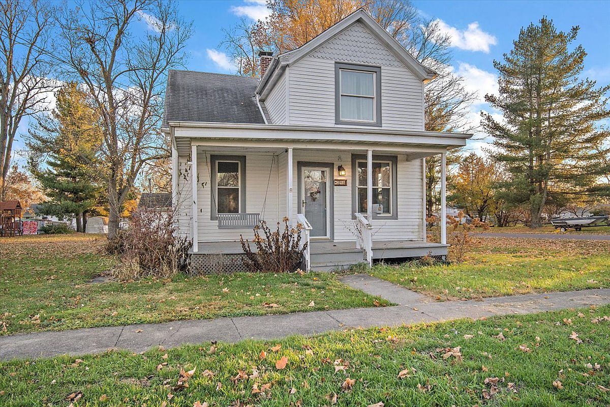 298 W Jefferson St, El Paso, IL 61738 Zillow