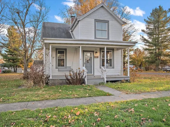 298 W Jefferson St, El Paso, IL 61738