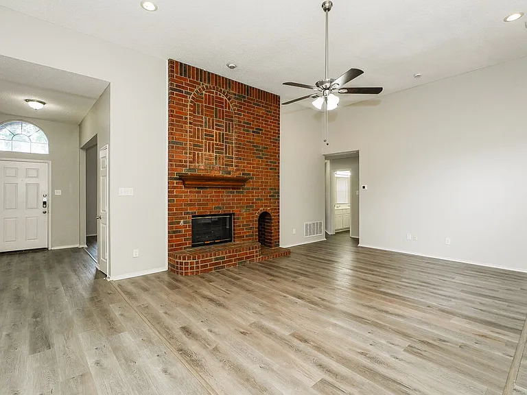 2338 Liles Ln — Photo 4