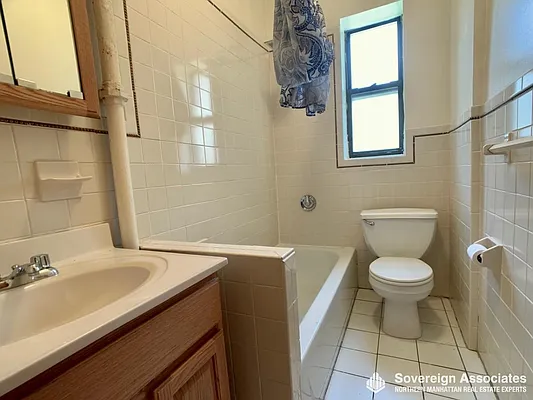 Rented by Sovereign Associates | media 9