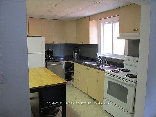 69 Bristol Ave — Photo 4