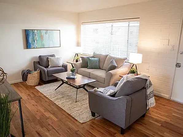 Catalina Apartments