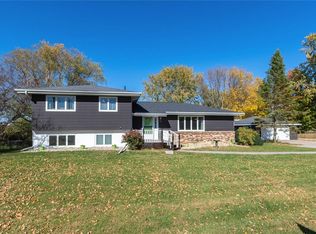 175 Green St, Center Point, IA 52213