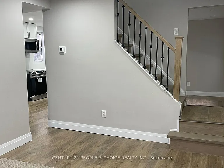 136 Edgemont St N — Photo 9