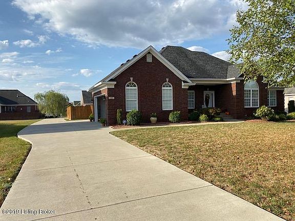 3rd image of 131 Bayberry Ct