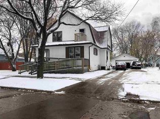 1336 Smith St, Green Bay, WI 54302