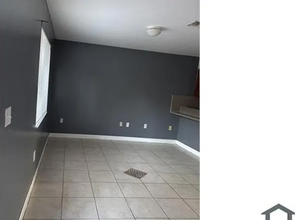 2585 NE 183rd St, North Miami Beach, FL 33160