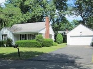 27 Spring St, Easthampton, MA 01027