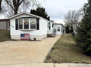 1206 Spring Cir, Belvidere, IL 61008