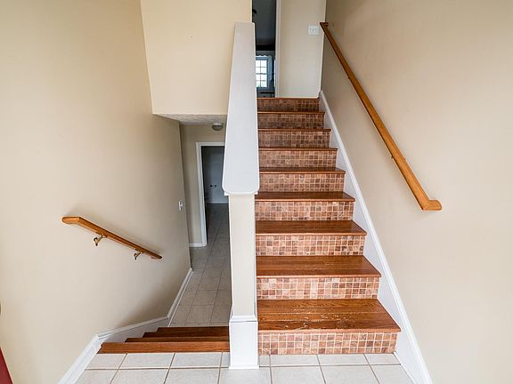 4th image of 290 Russell Springs Dr