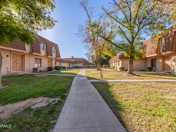 2nd image of 1627 E LOGAN Drive