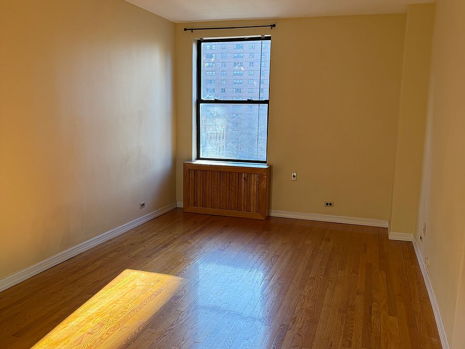 1st image of 250 W 100th St #600