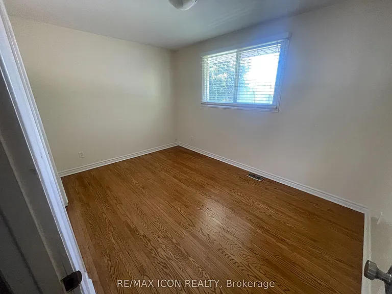 12 Garland Cres #MAIN — Photo 9