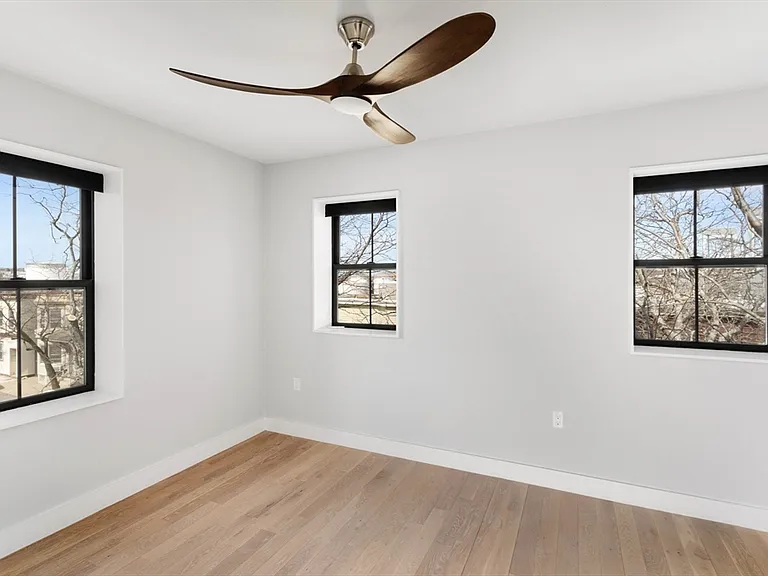 631 Saratoga St #4 — Photo 13