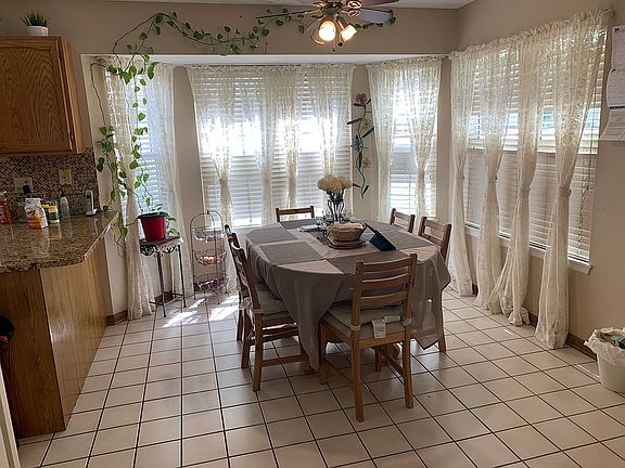 5th image of 961 Sweetflower Dr