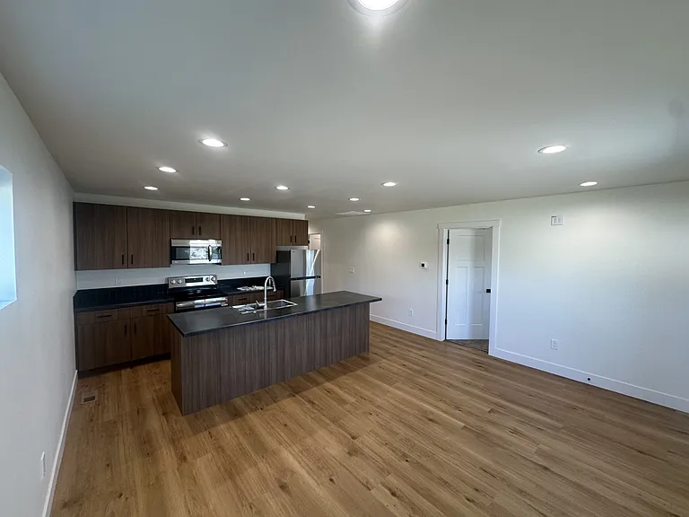 701 Schodde Ave #C — Photo 2