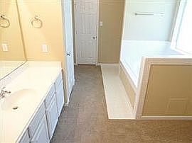3rd image of 6606 Eastleigh Ln