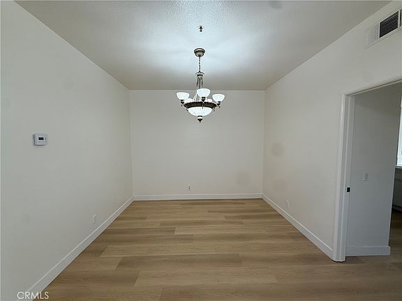 5th image of 128 Cartier Aisle
