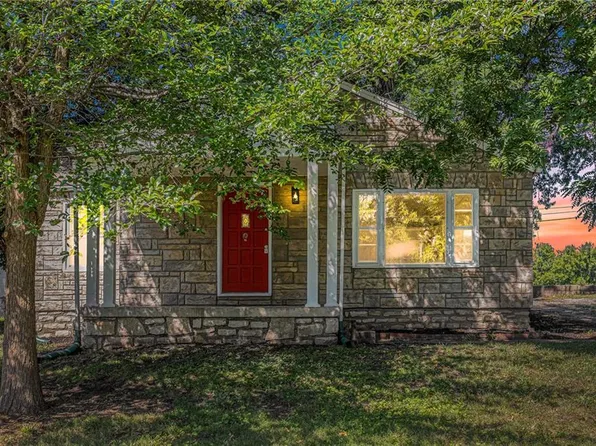 2300 S 38th St, Kansas City, KS 66106