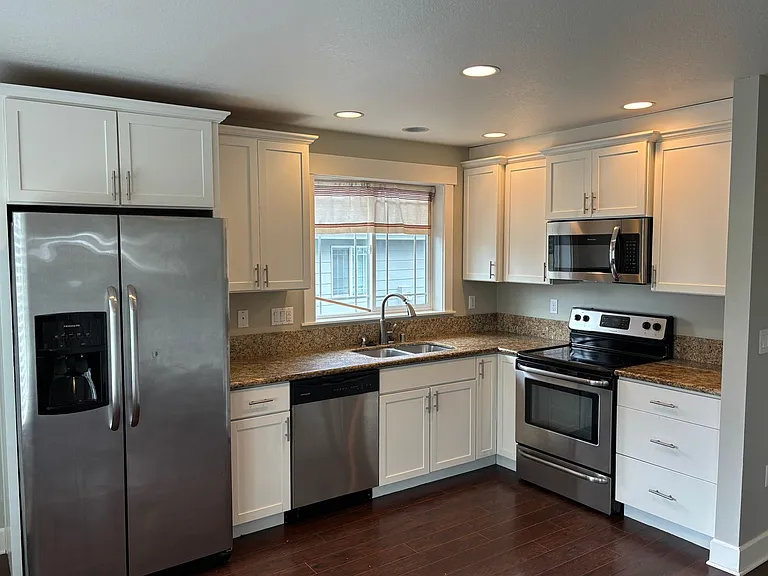 905 Pacific Surf Ave SW — Photo 5