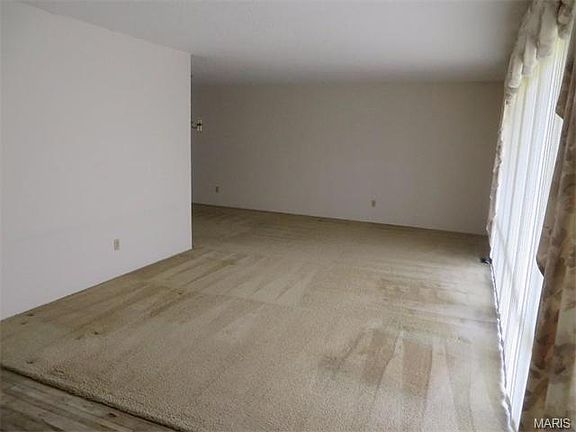 4th image of 4709 Groveton Way