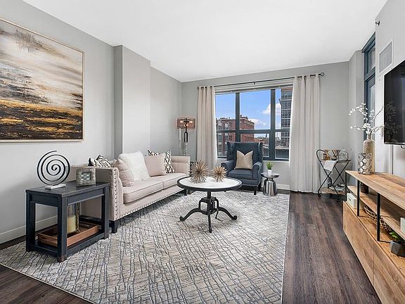 4th image of 1215 W Madison St #316