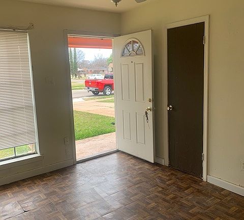 3rd image of 1314 Gibson Dr