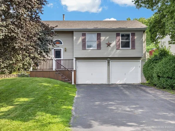 1358 Cottonwood Ln, Crystal Lake, IL 60014