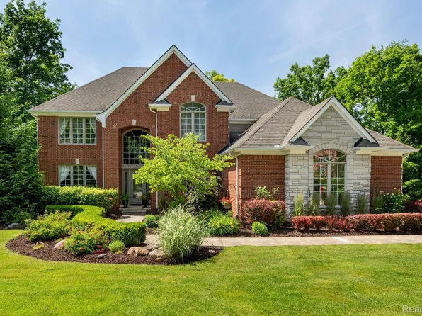 8631 Hidden Acre Ct, Clarkston, MI 48348