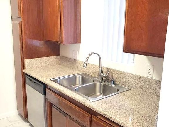 4th image of 4276 S Centinela Ave #211