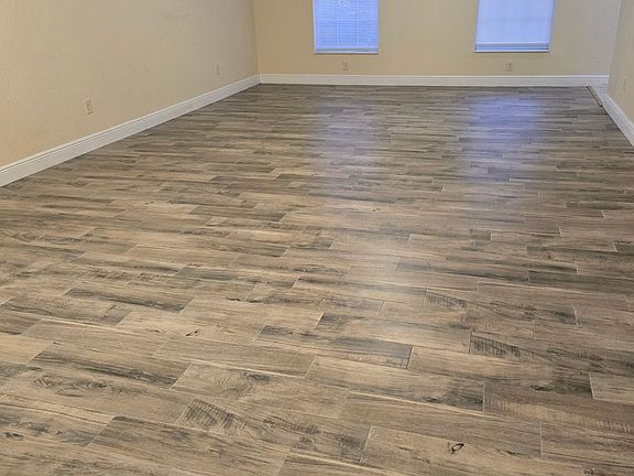 2nd image of 731 N Vermeer Way