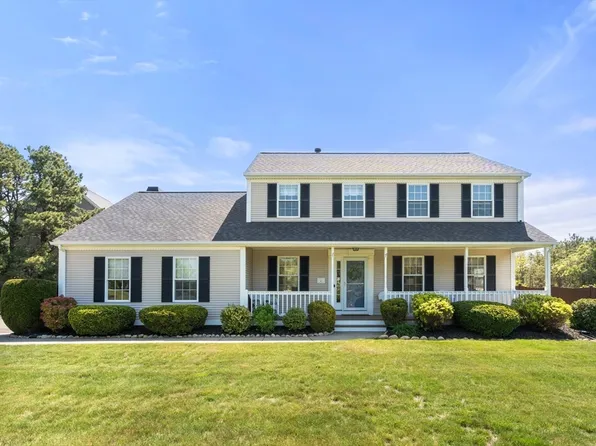 1 Lynne Cir, Plymouth, MA 02360