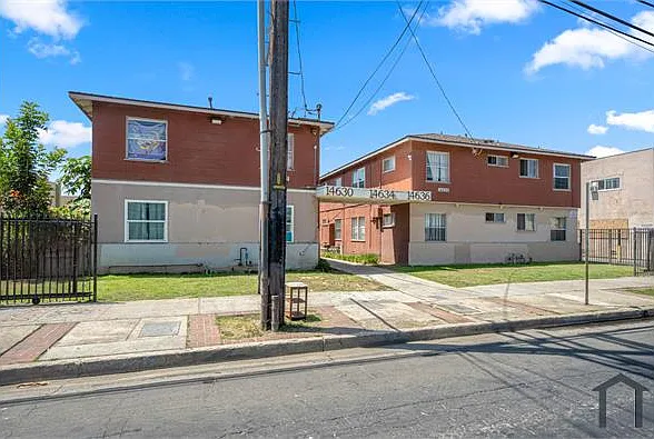 14636 Blythe St #4 — Photo 17