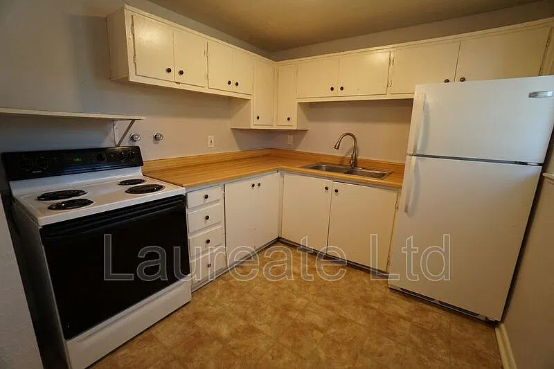 2 bed, 1.0 bath, 850 sqft, $1,295 — Photo 3