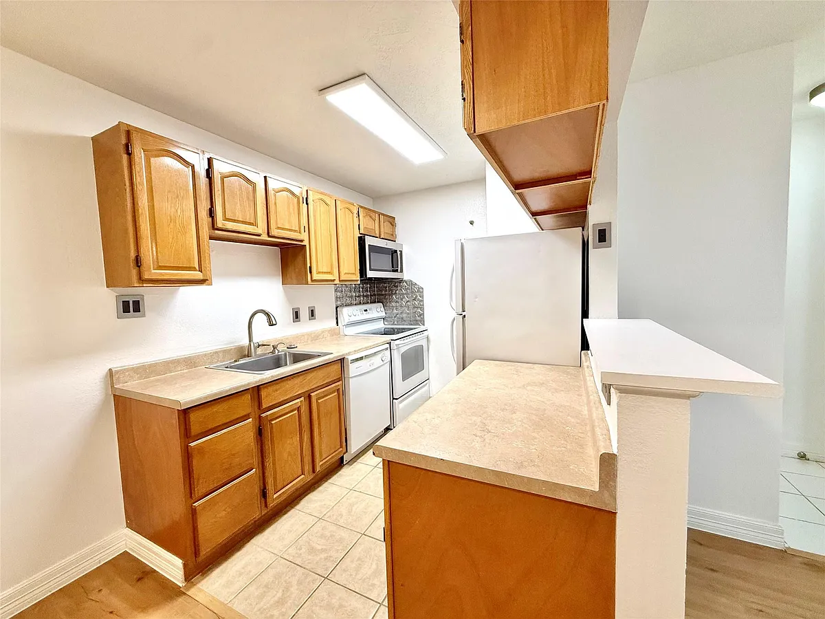Building Photo - 2750 Holly Hall St #504