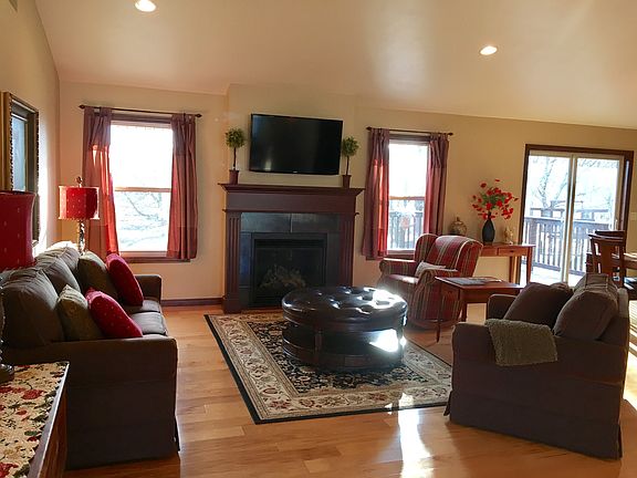 3rd image of 225 Skyline Dr