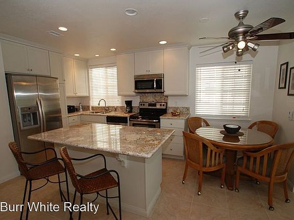 5th image of 121 33rd St APT B