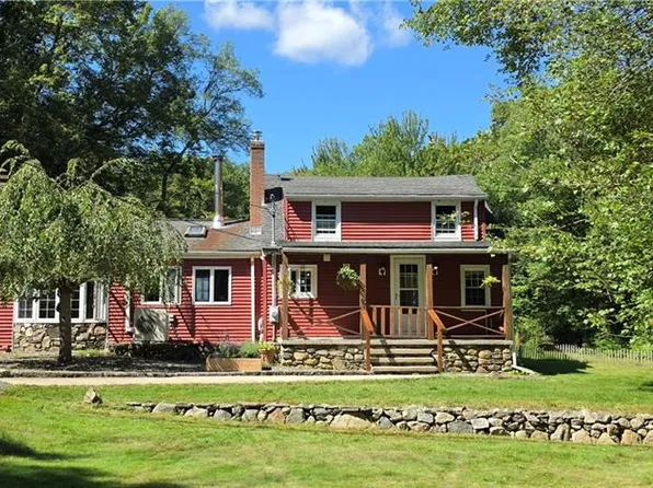97 Mendon Rd, North Smithfield, RI 02896