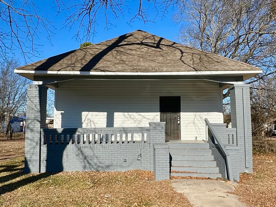 6820 Division Ave