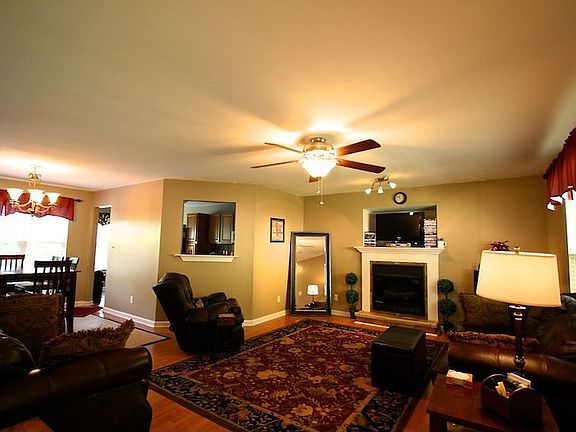 Open Concept Main Floor Living