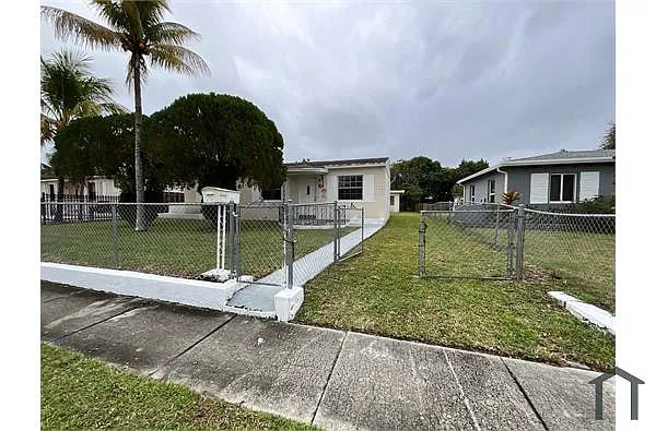 Building Photo - 1240 NE 143rd St