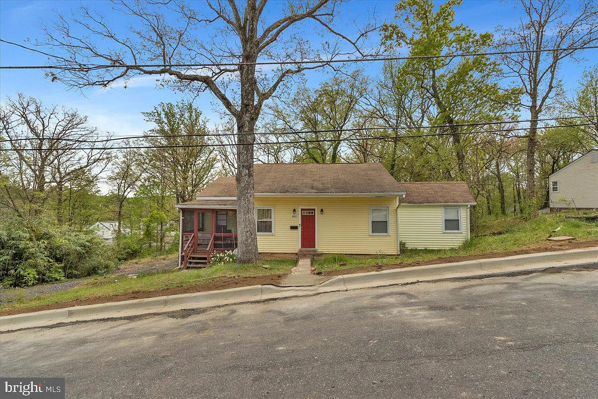 6813 3rd St photo 1