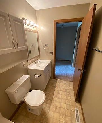 5th image of 1505 Bishop Dr APT J